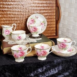 👉*VTG* 4 ROYAL ALBERT "AMERICAN BEAUTY" FOOTED TEACUP SETS + CREAM & SUGAR